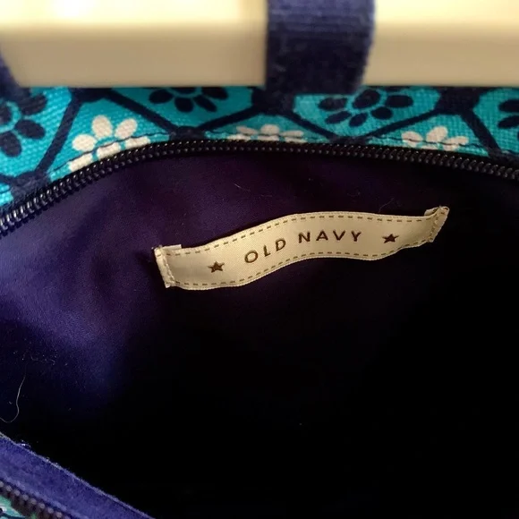 NWOT Old Navy Geometric Print 2 way clutch purse. - Picture 8 of 8